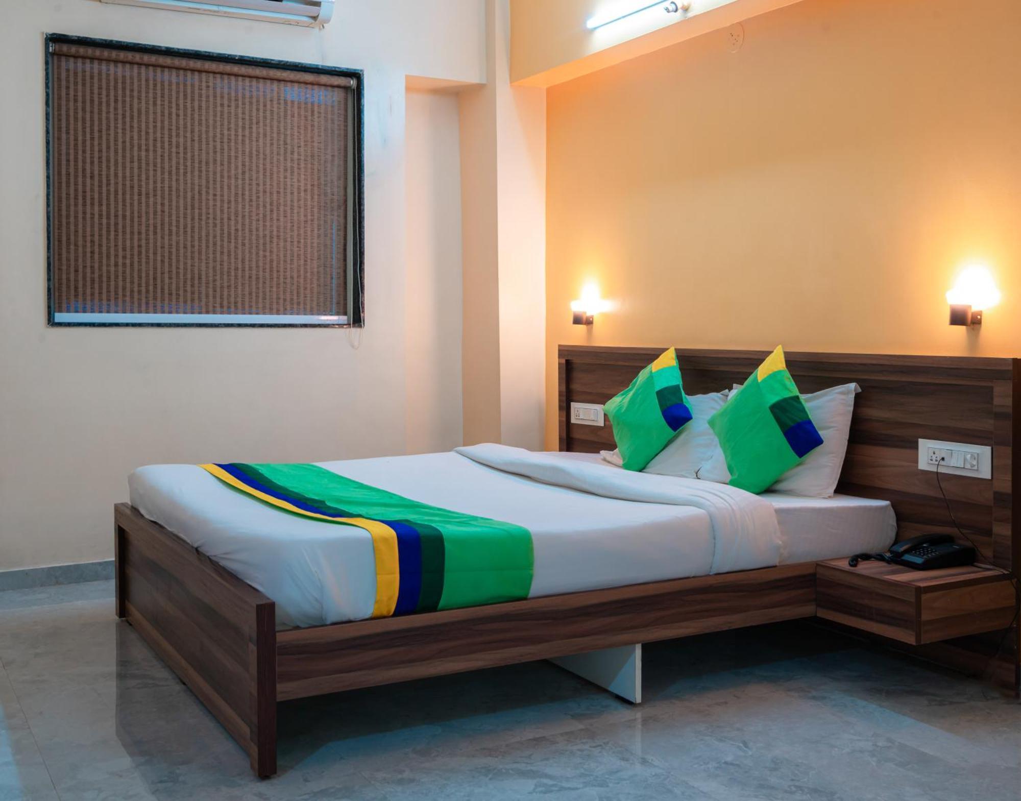 Treebo Trend The White Castle Hotel Pune Bagian luar foto